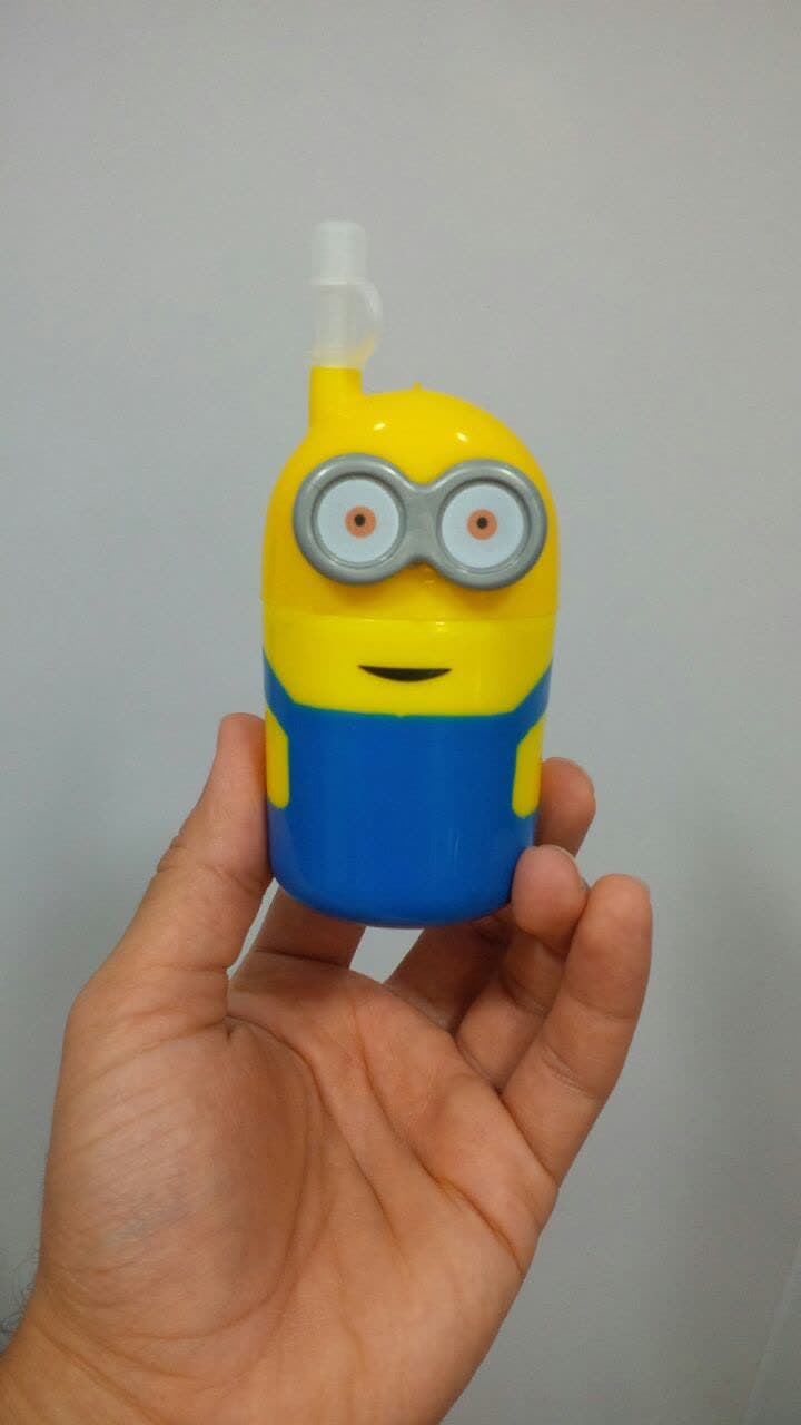 لیوان نی دار مینیون